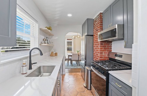 Millersport House | Cottage on Park - Close to Lake!