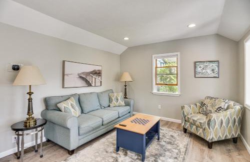 White Island Shores House | Cottage on Private Pond with Beach in Wareham