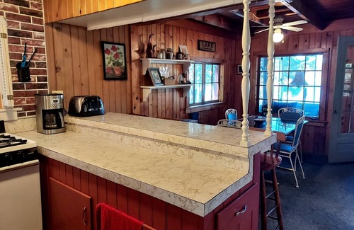 Burlington Flats Cottage | Cottage on Summit Lake