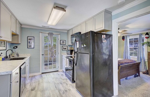 Calvert Beach-Long Beach Cottage | Cottage on the Bay