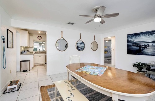 Bradenton House | Cottage on the Canal
