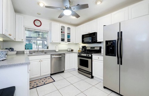 Bradenton House | Cottage on the Canal
