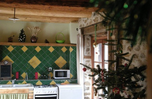 Mazeyrat-Aurouze House | Cottage on the edge of the forest and near the gorges of the allier