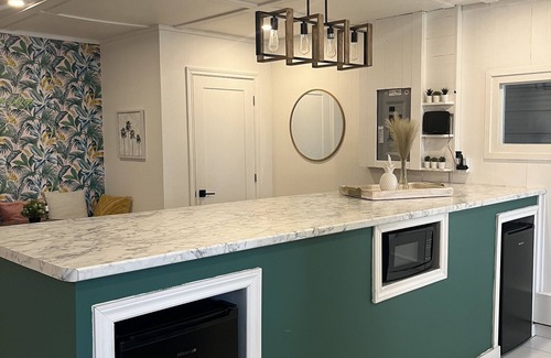 Grand Bend Cottage | Cottage on the main strip! Large private backyard