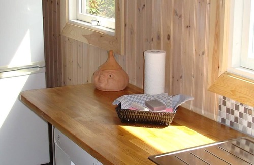 Hultsfred House | Cottage OPPBJÄRKEN, lakeside property, bathing jetty, bathing buoy. Rowing boat, WLAN