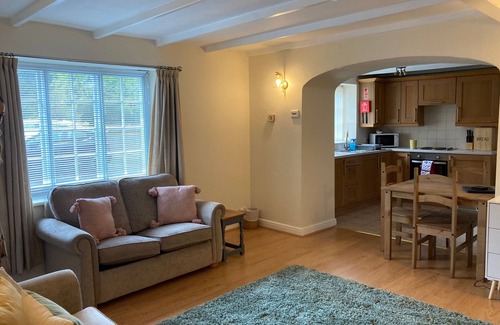 Thirsk Cottage | Cottage-Private Bathroom-Rosedale