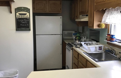 Cape Vincent House | Cottage Rental with Water View