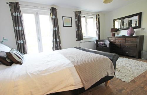 Denton House | Cottage surrounded by woodland and vineyards.