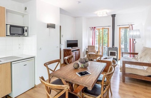 Eppe-Sauvage Cabin | Cottage traditionnel près du lac, Terrasse privée!
