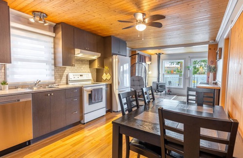 Dunham Ski Chalet | Cottage Tranquility family waterfront mountains