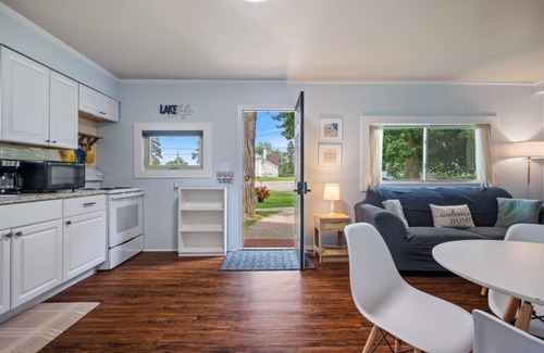 Whitmore Lake Cottage | Cottage w/Lake Access Unit 2