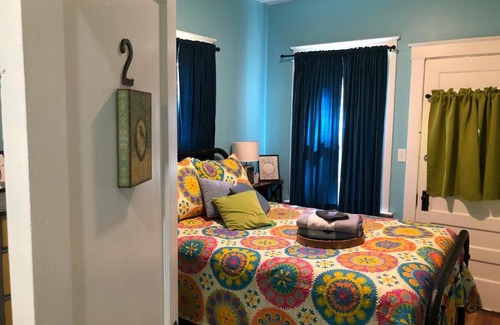 Northeast Kansas City House | Cottage West: A Cozy Bungalow in a Convenient, Central Locale
