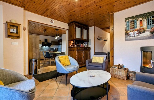 La Fagette Cottage | Cottage with private terrace and garden in Saugues, all inclusive
