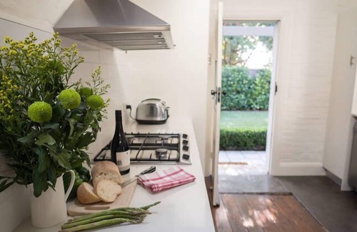 Orange Cottage | Cottage79, Central Heritage Area