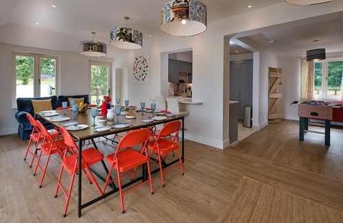 Halfway House Cottage | Cottages by River Severn with Hot Tub