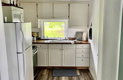 Fulton House | Cottages on Sand Lake - The Lazy Lakehouse