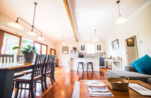 Blackheath House | Cottawalla - charming & cosy original early 1900's weatherboard cottage