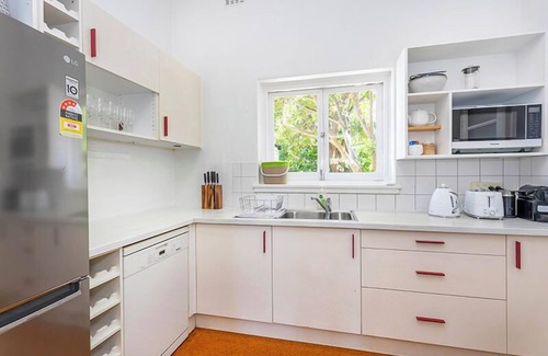 Cottesloe Apartment | Cottesloe Seascape Apartment - Executive Escapes