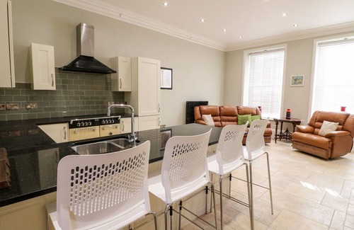 Mansfield Cottage | COTTON MILL COTTAGE, pet friendly, with hot tub in Cuckney