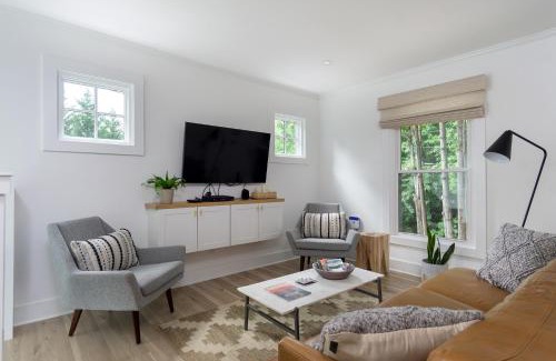Asheville House | Cottontail Cottage Pet-friendly, Fire Pit & 10 Min. to Downtown AVL!