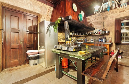 Fontoura Villa | Country Home 'Quinta de San Antonio' with Pool, Mountain View & Wi-Fi