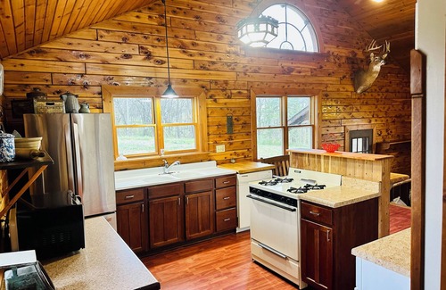 Kirksville Cabin | Country Cabin In The Woods