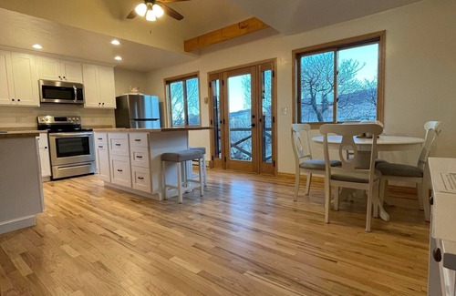 Teasdale House | Country Charm Home Just Miles From Capitol Reef National Park & Boulder Mountain