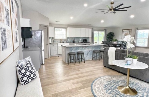 Belle Mina House | Country-Chic Family Retreat Relaxation & Scenic Splendor