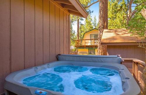 Big Bear City House | Country Club Cabin