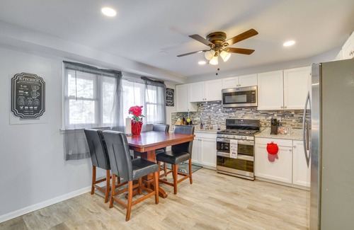 Country Club Hills House | Country Club Hills Home: Walk to Rec Center!