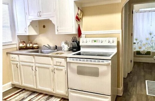 Summit - University House | Country Comfort near City Conveniences