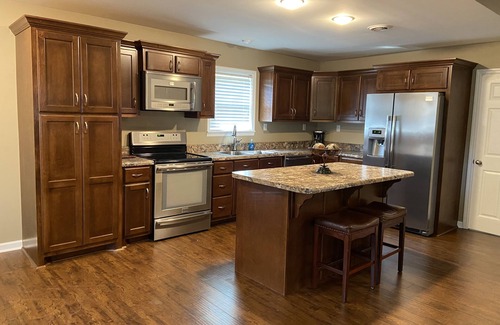 Rogersville House | Country Convenience and Half a Mile to Boat Ramp.