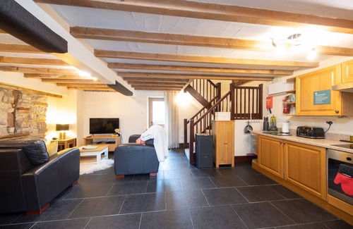 Crowdecote Cottage | Country cottage for four people set in 12 acres of Peak District National Park