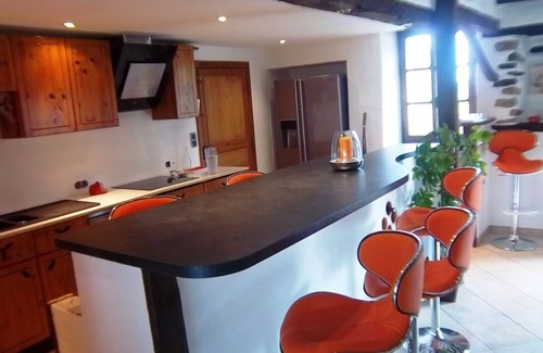 Segre-en-Anjou-Bleu House | country cottage, sleeps 15