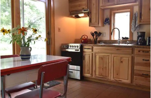 Red Hook Cottage | Country Cottage Retreat, Fido stays for free