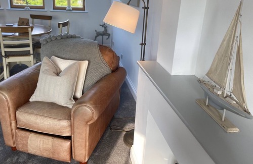 Saint Mary Cottage | Country cottage with private garden close to beach