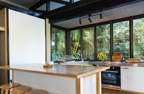 Cooroy House | Country Creek Retreat