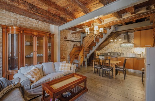 Mambrilla de Castrejon House | Country House 'La Mambla De La Ribera' with Mountain View, Private Garden and Wi-Fi