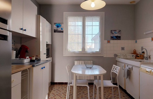 Le Puiset Cottage | Country getaway in Janville: charm and comfort for 6 people