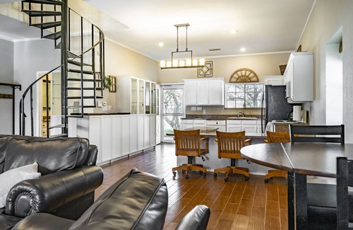 Fort Worth Other | Country Getaway 1 mile from Harbor One Marina on Eagle Mt. Lake.