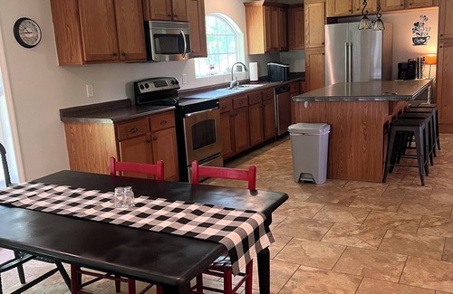 Troy House | Country getaway, near Troy University for family in for a visit.