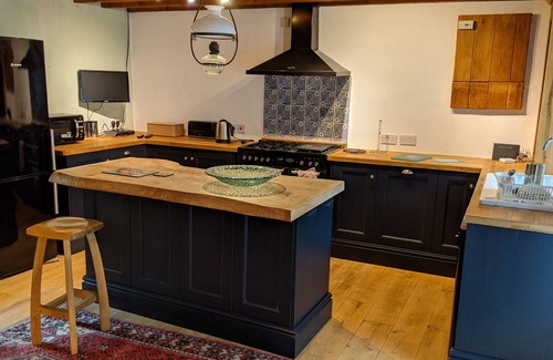 Barmouth House | Country Holiday Rental with grounds