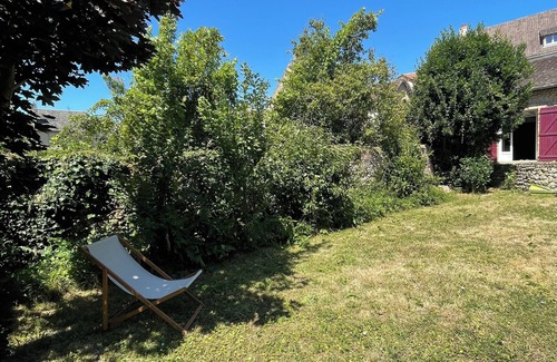 Beaumont-sur-Sarthe House | Country house with river access from private pontoon