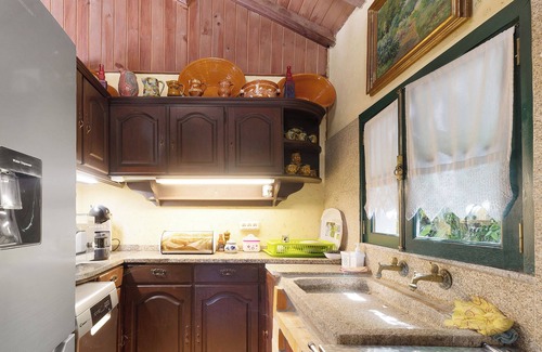 Vieira do Minho House | Country House 'Casa De Campo T3' with Mountain View, Wi-Fi and Air Conditioning