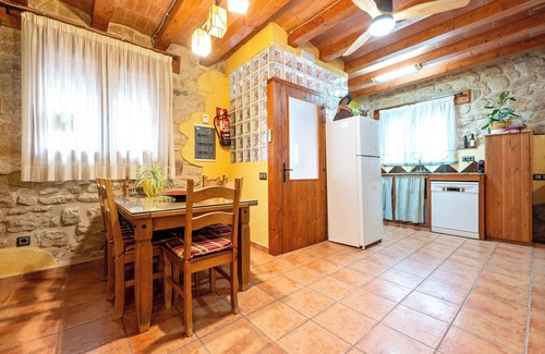Bot House | Country House 'Ca Lazaro' with Mountain View, Private Terrace and Wi-Fi
