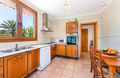 Binissalem Villa | Country House 'Can Putxeta' with Mountain View, Private Pool and Wi-Fi