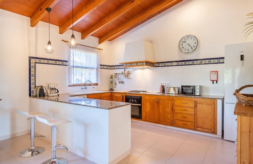 Binissalem Villa | Country House "Els Garroverets" with Private Pool & Wi-Fi