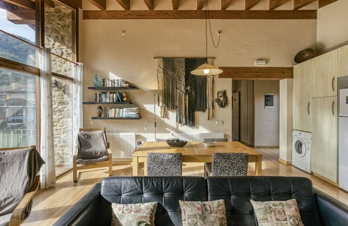 Santa Margarida de Bianya House | Country House 'El Graner' with Mountain View, Shared Pool and Wi-Fi