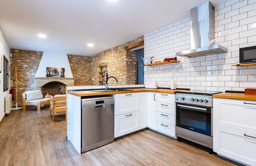 Les Useres House | Country House 'Mas Del Sandungo' with Mountain View, Private Pool and Wi-Fi