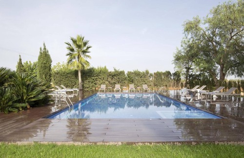 Binissalem Villa | Country House 'Es Pouet' with Mountain View, Wi-Fi and Air Conditioning